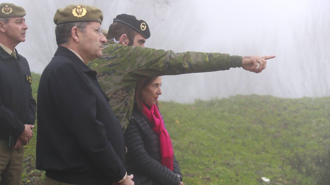 La ministra de Defensa visitó la Brigada 'Guzmán el Bueno' X tras las dos muertes - Foto de Rubén Somonte/MDE