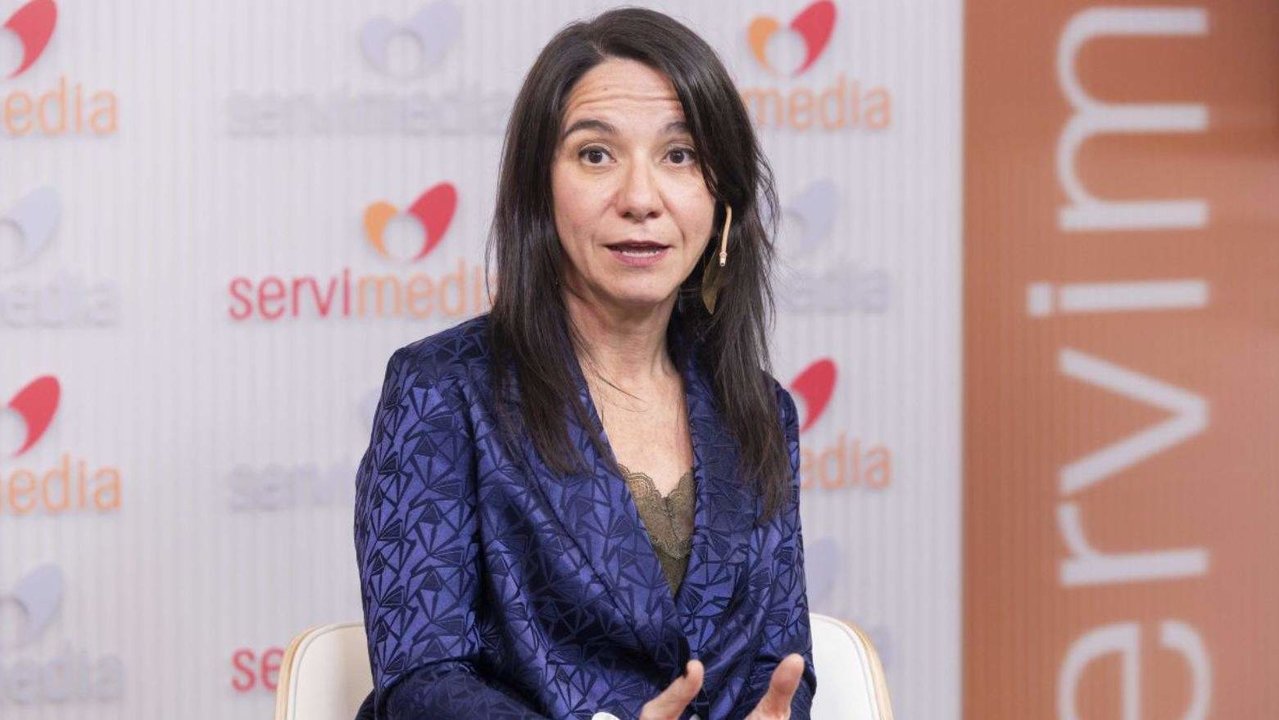 La secretaria general de APCEspaña, Beatriz Toribio, durante la entrevista - Foto de Jorge Villa