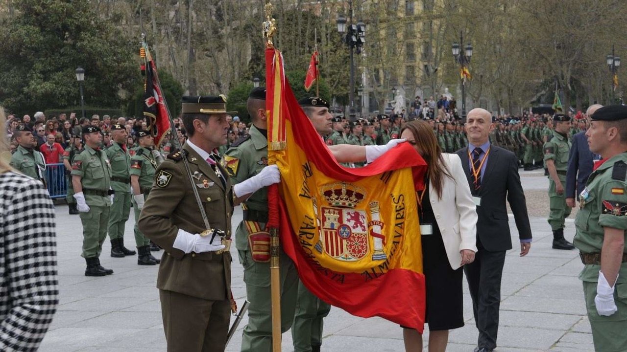 Un acto de Jura de Bandera para civiles en la plaza de Oriente - Foto del Ejército de Tierra