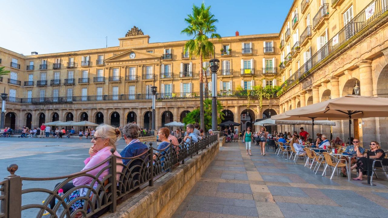 Terrazas en Bilbao - Foto de 123rf/pacforsberg