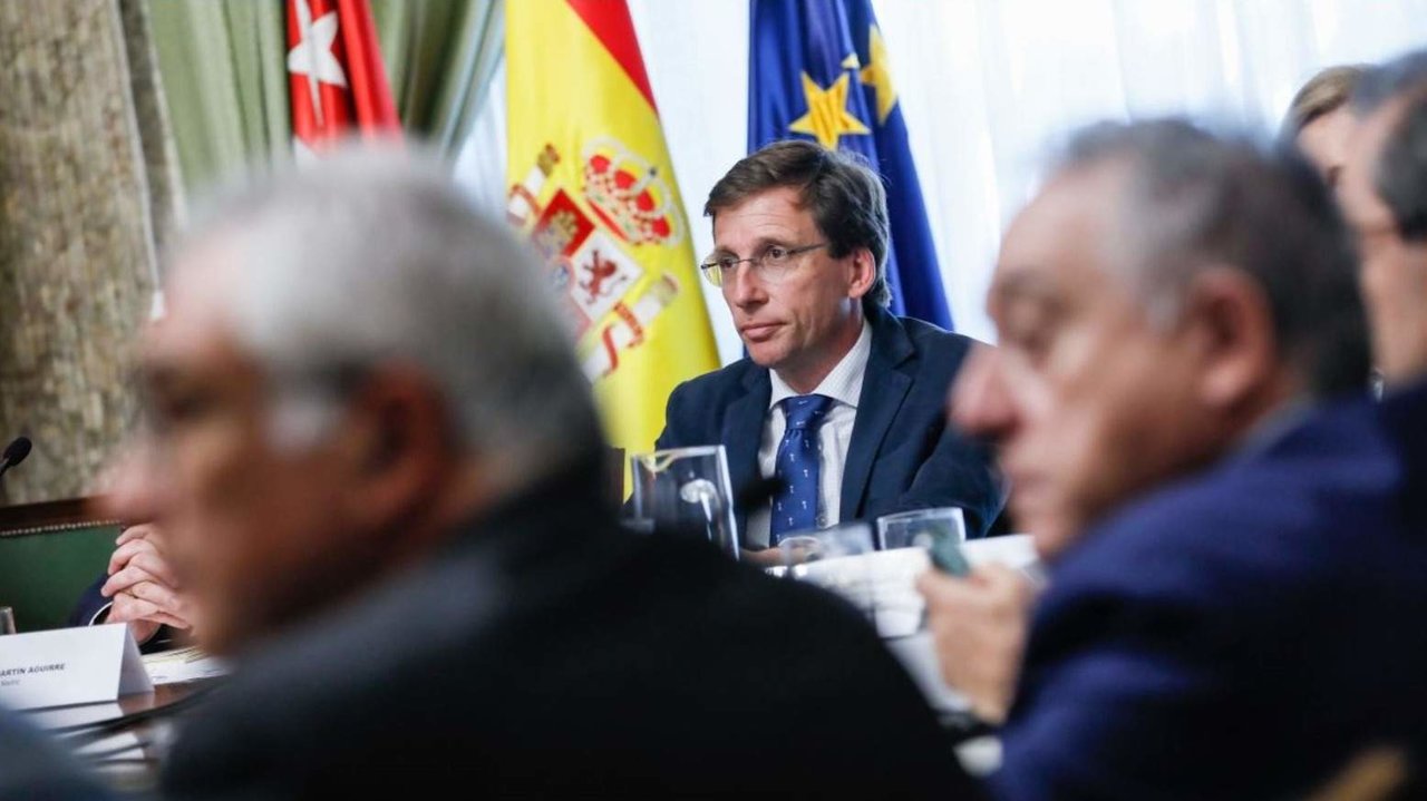 Almeida durante la reunión este lunes - Ayuntamiento de Madrid