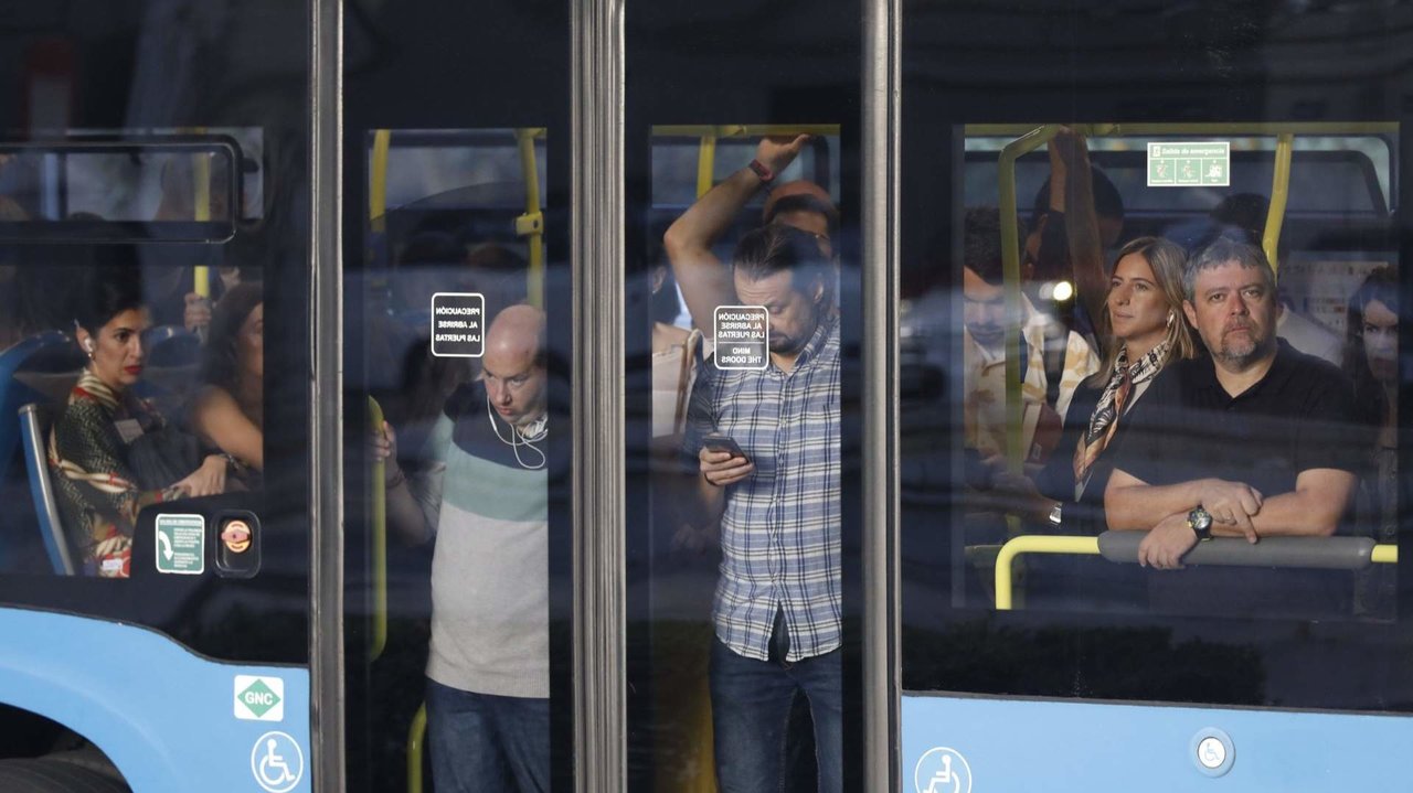 Foto de archivo de un autobús en Madrid - Foto de Ayuntamiento de Madrid