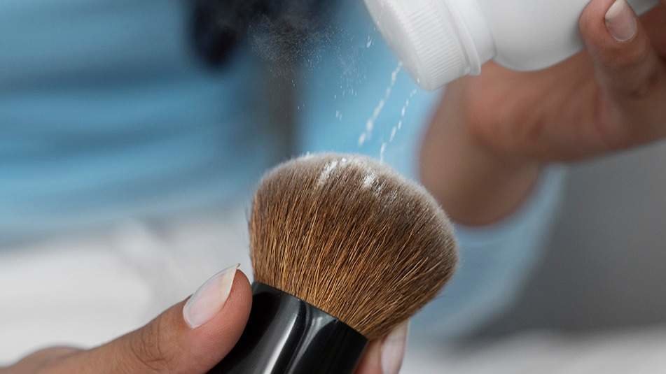 Cómo limpiar las brochas del maquillaje