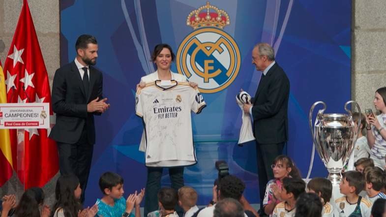 Ayuso rinde homenaje al Real Madrid - Comunidad de Madrid
