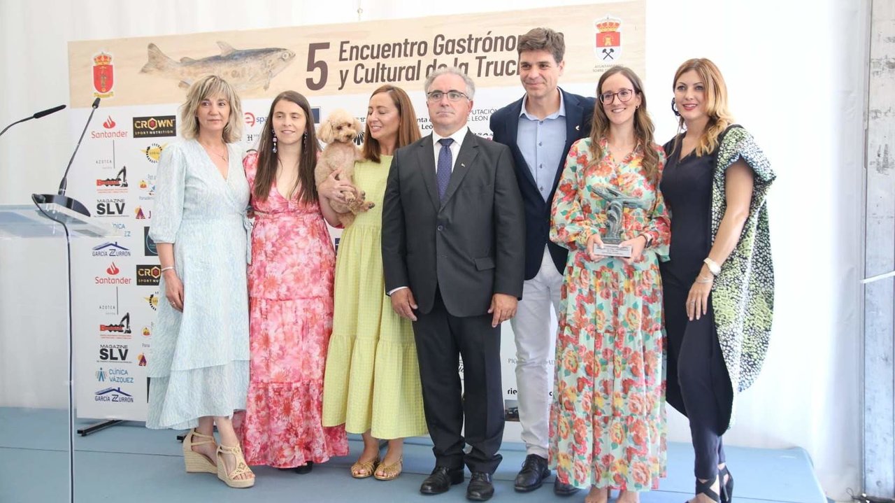 Premiados Trucha de Oro de San Facundo Periodista Mónica Dominguez 2023 y 2024