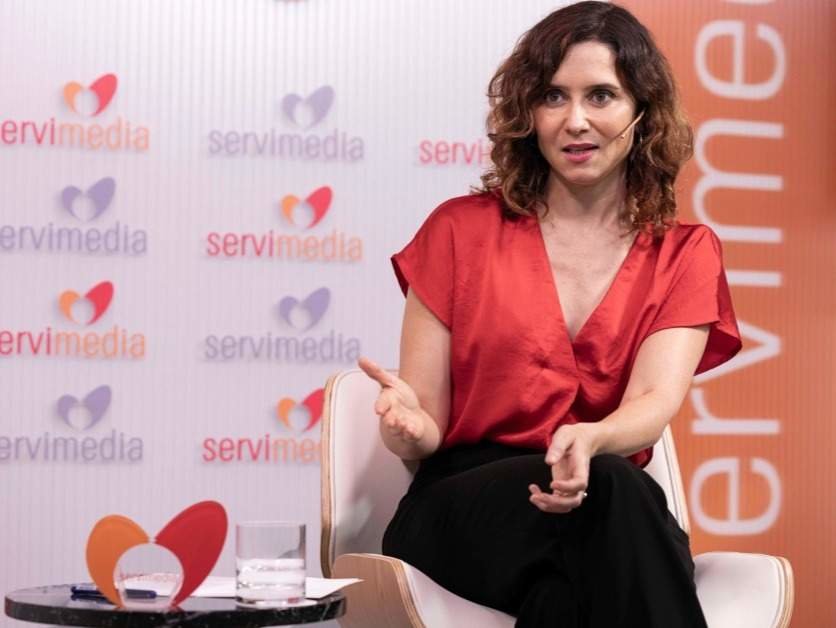 Ayuso en un momento de su entrevista con Servimedia - Foto de Jorge Villa