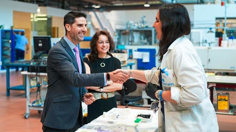 Viciana ha visitado hoy las instalaciones del IMDEA Materiales - Comunidad de Madrid