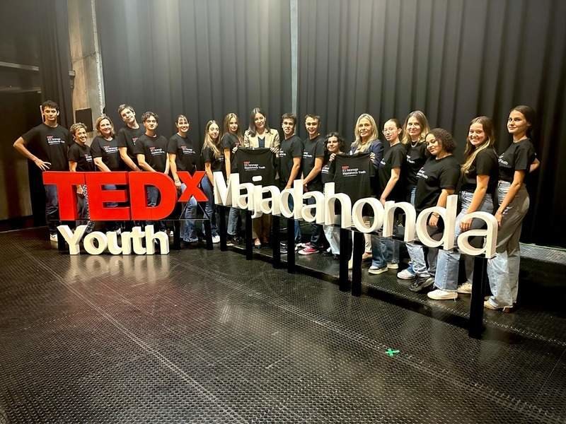 Lola Moreno y los 12 oradores de la charla TEDx del próximo viernes en Majadahonda | Foto del Ayuntamiento de Majadahonda