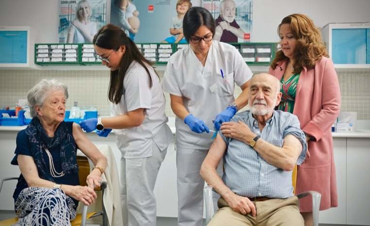 Fátima Matute en su visita a la consulta de Enfermería del Centro de Salud Somosaguas, en Pozuelo de Alcorcón - Foto Comunidad de Madrid