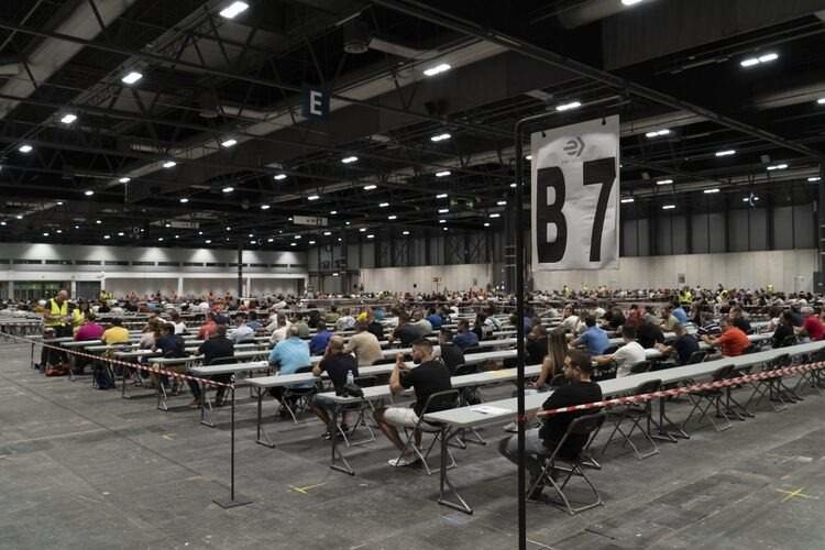 Aspirantes realizando el examen en Ifema | Foto de Ayuntamiento de Madrid