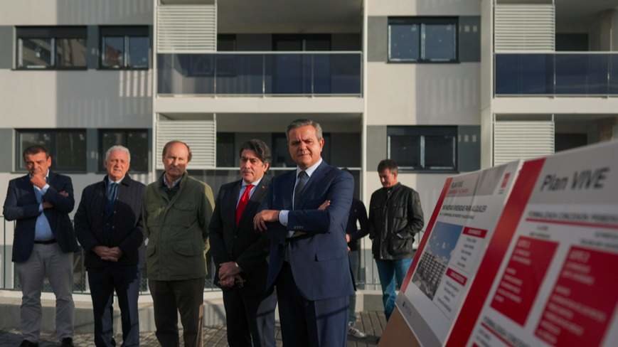 El consejero Rodrigo visita los inmuebles del Plan Vive en Valdebebas - Foto Comunidad de Madrid