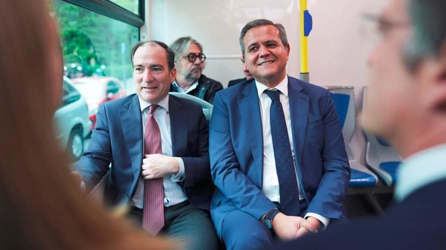 Rodrigo y Carabante en la inauguración del nuevo carril bus de la avenida de Burgos - Foto Comunidad de Madrid