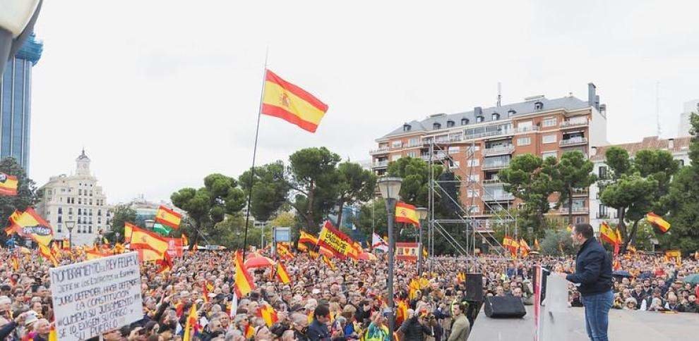 Abascal durante una manifestación en la plaza de Colón | Foto de Vox