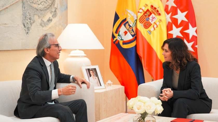 Díaz Ayuso con el embajador de la República de Colombia en España - Foto Comunidad de Madrid