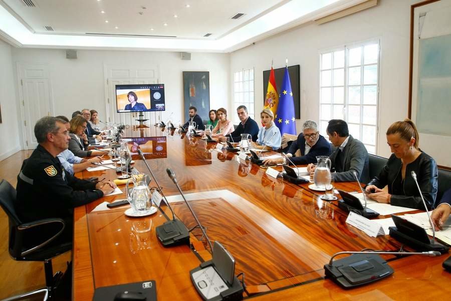 Reunión del comité de crisis | Foto del Pool Moncloa/José Manuel Álvarez