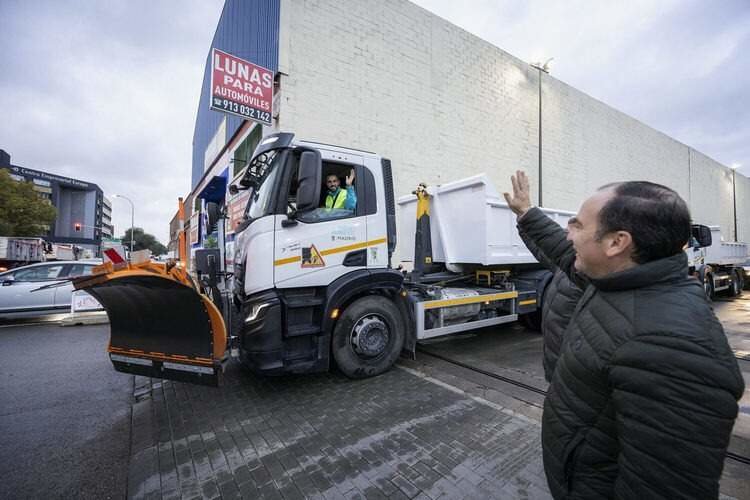 Maquinaria saliendo para Valencia | Foto del Ayuntamiento de Madrid