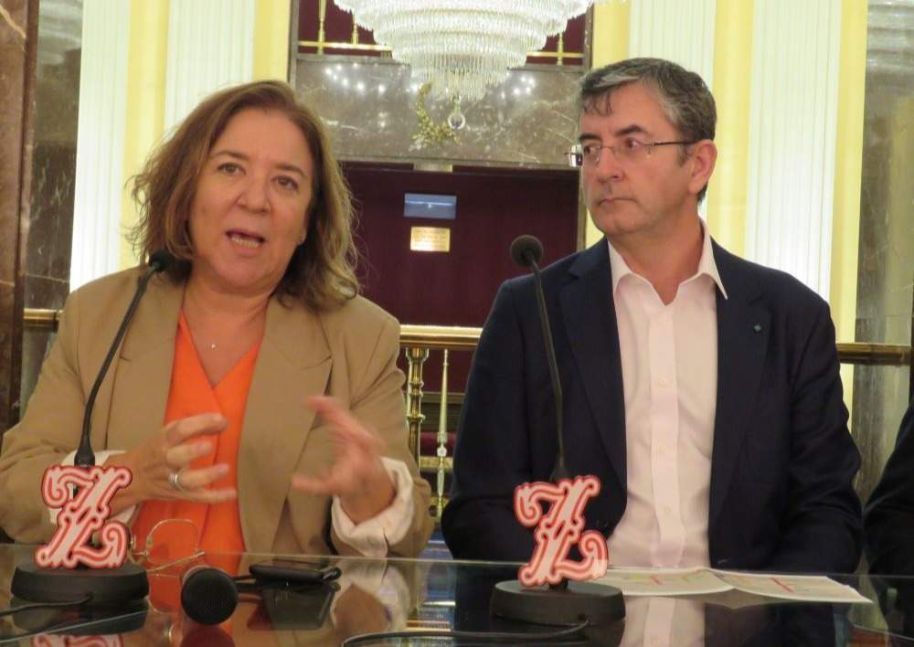 La directora del Teatro de la Zarzuela, Isamay 
Benavente, el director del departamento de 
Música de la Fundación Juan March, Miguel 
Ángel Marín - José Belló